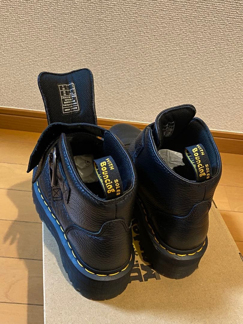 Dr. Martens ブラック UK5 ブーツ Devon Heart