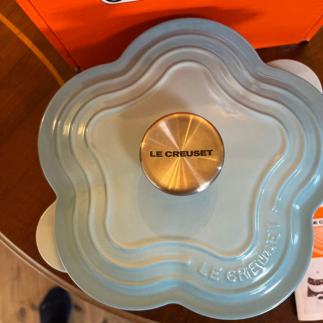 LE CREUSET グラデーションライトブルー フラワー両手鍋