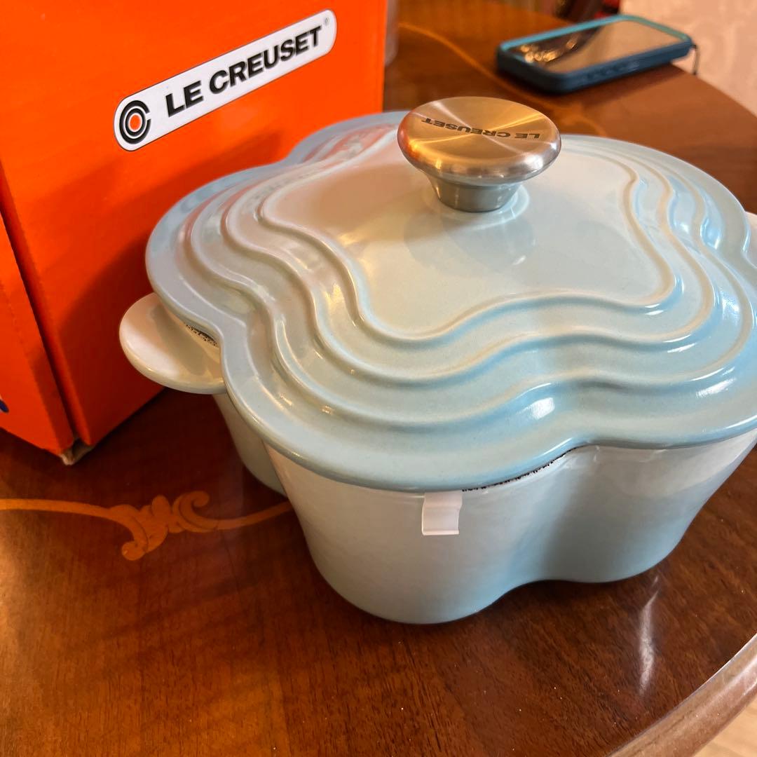 LE CREUSET グラデーションライトブルー フラワー両手鍋