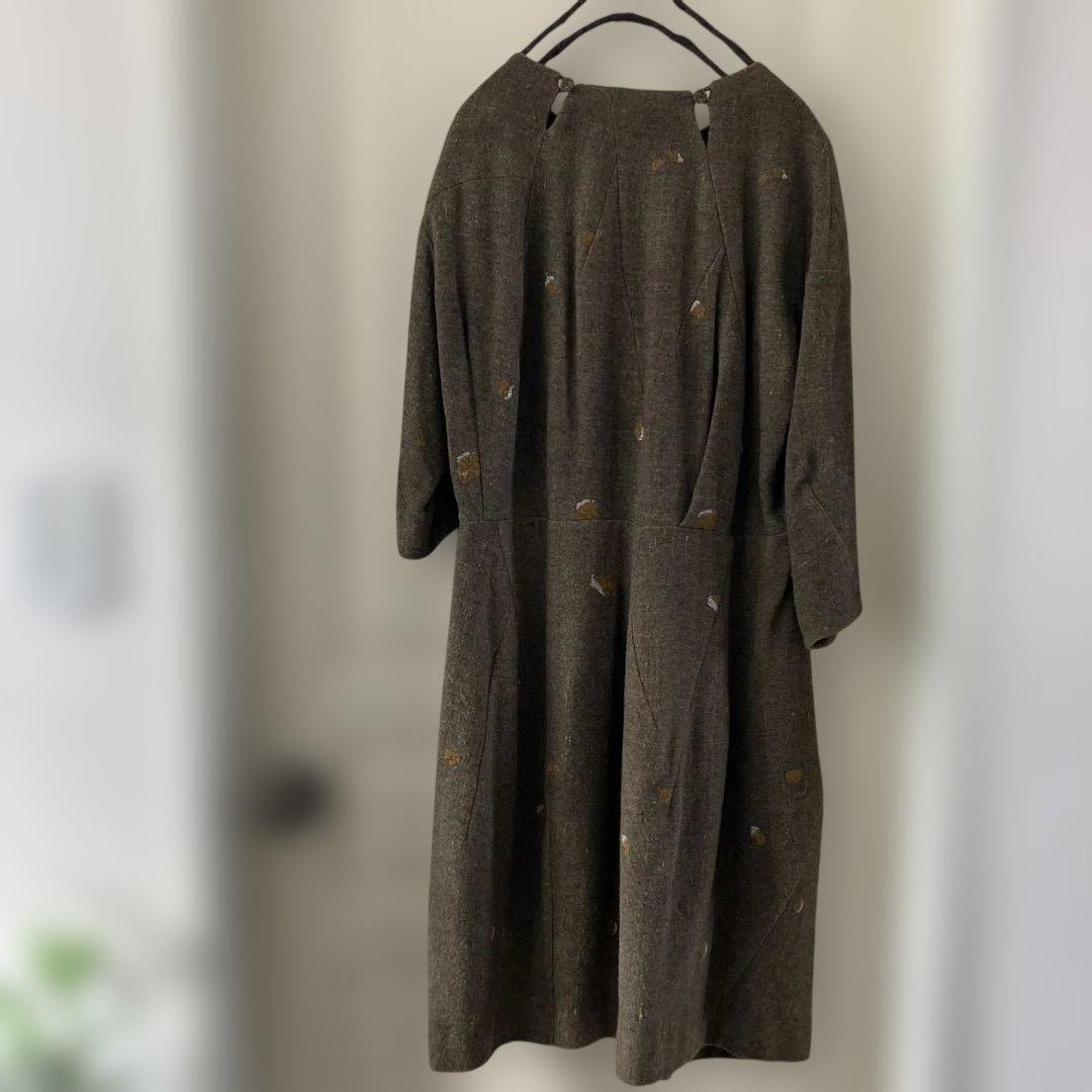 美品mina perhonenミナペルホネンpebbleカーキ刺繍ヤクワンピース