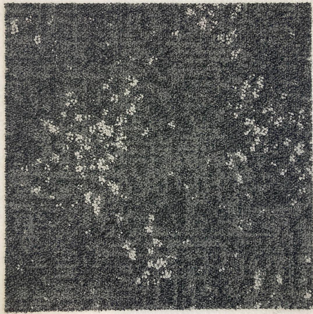 kuma　タイルカーペット　新品・未使用　国内メーカー　アウトレット