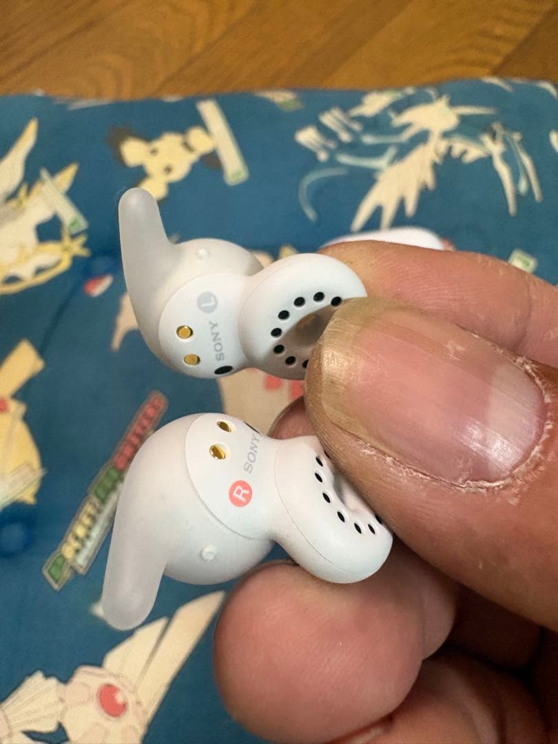 SONY ワイヤレスイヤホン ホワイト 充電ケース付き