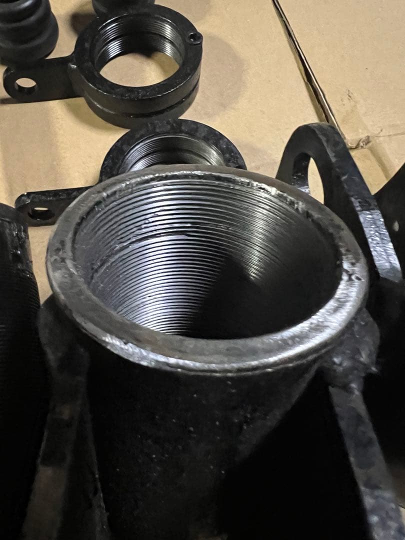 ピース　30プリウス　車高調　フロント