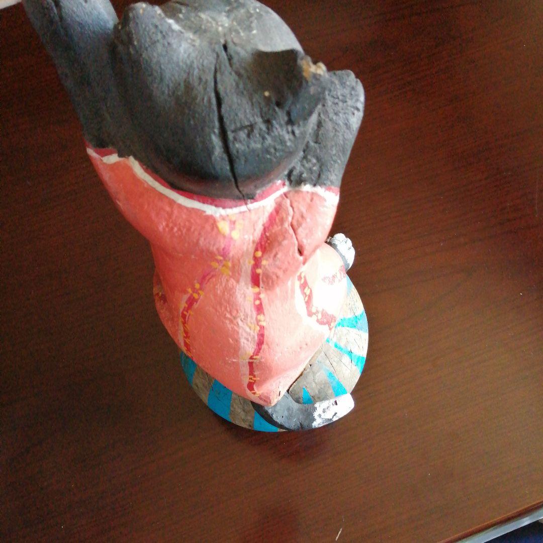 木彫りの猫　玉乗り猫　39cm