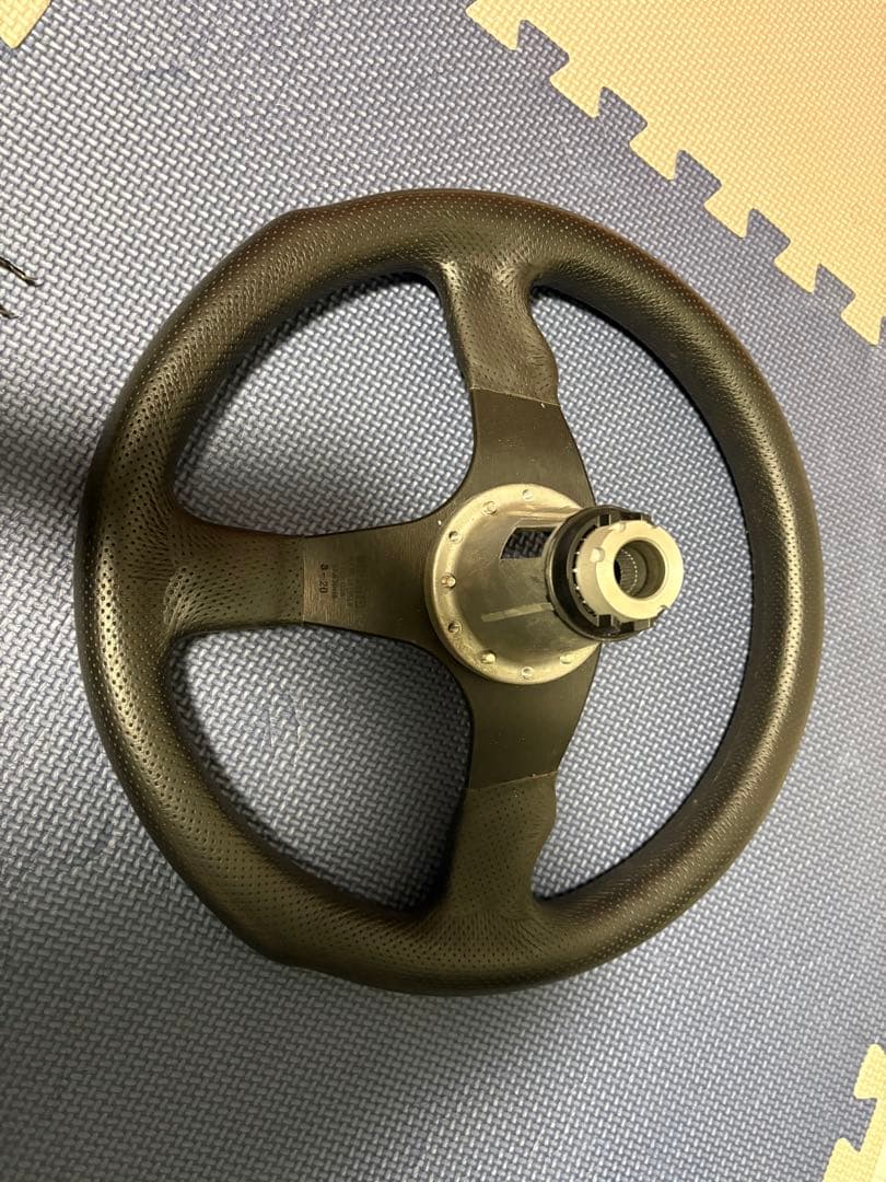 MOMO ステアリング