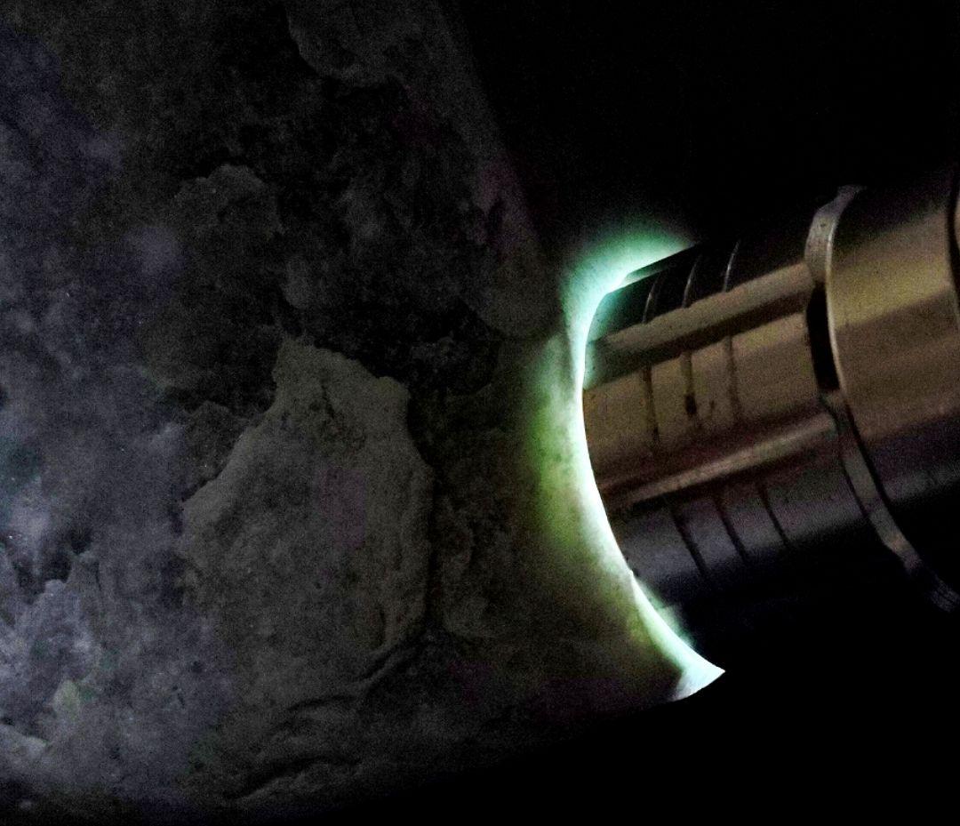 ★翡翠原石★糸魚川硬玉【小滝・切り出し3.3kg】