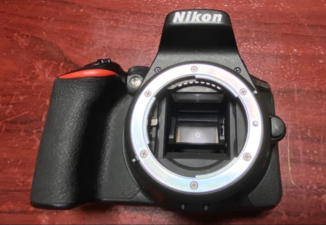 Nikon D5600 18-55 VR＋70-300 VR ズームキット