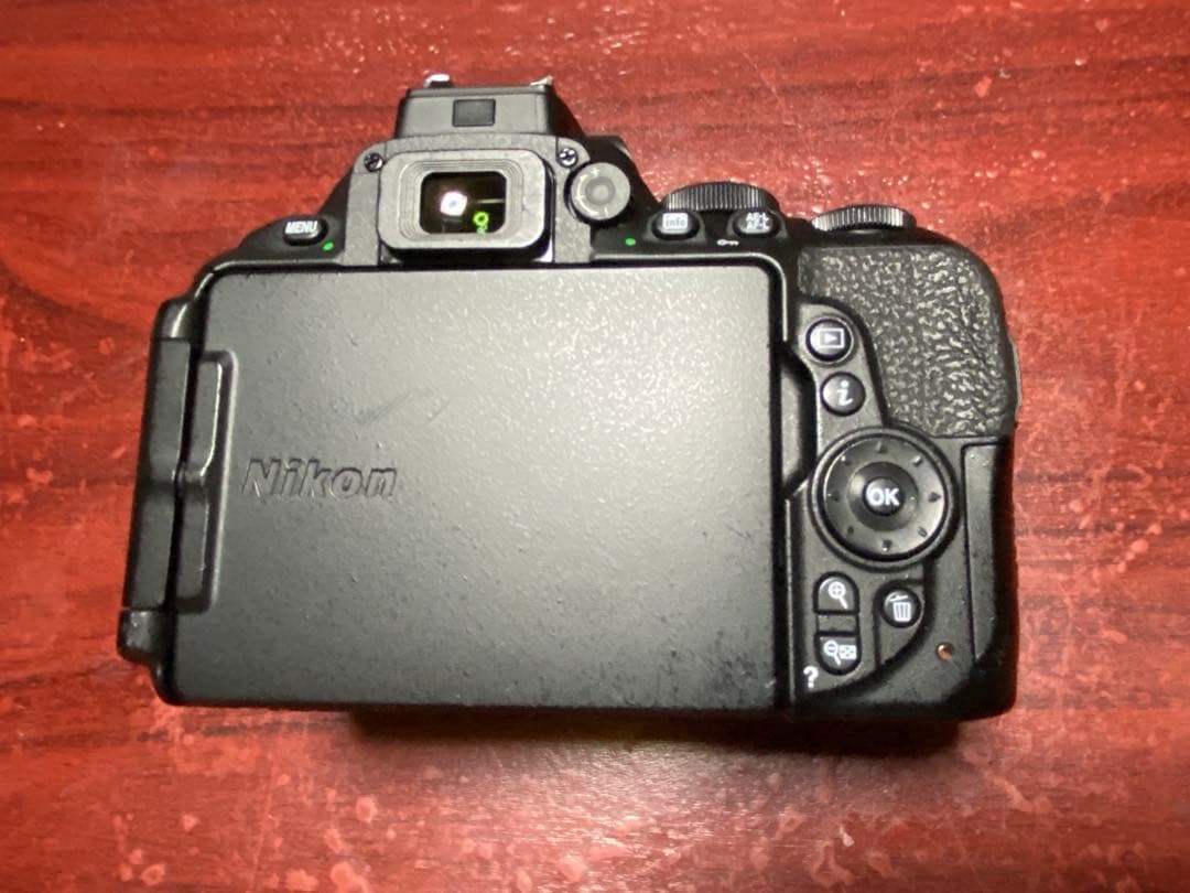 Nikon D5600 18-55 VR＋70-300 VR ズームキット