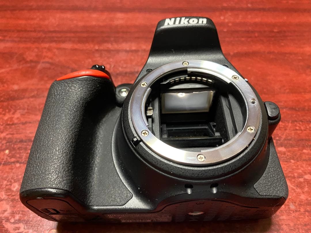 Nikon D5600 18-55 VR＋70-300 VR ズームキット