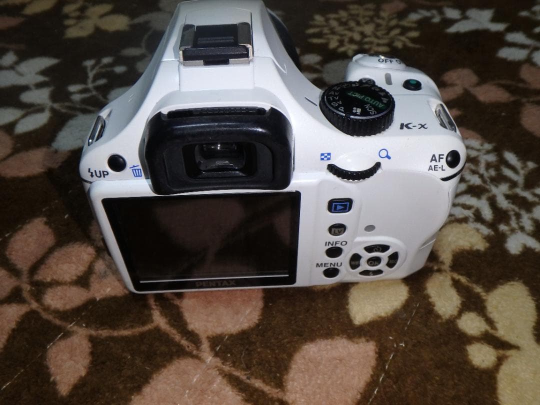 動作品 PENTAX K-X デジタル一眼 18-55mmレンズ付き 乾電池駆動