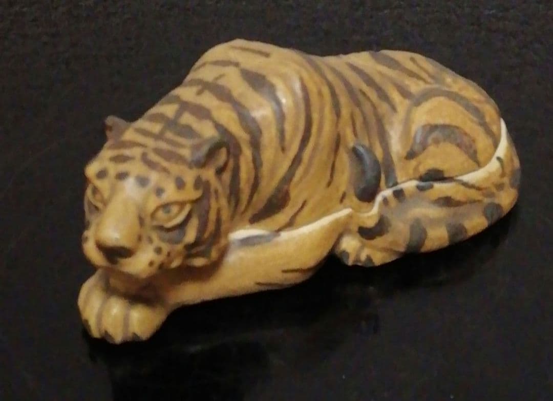 林沐雨作　一枝庵　虎　香合　共箱　共布　茶道具