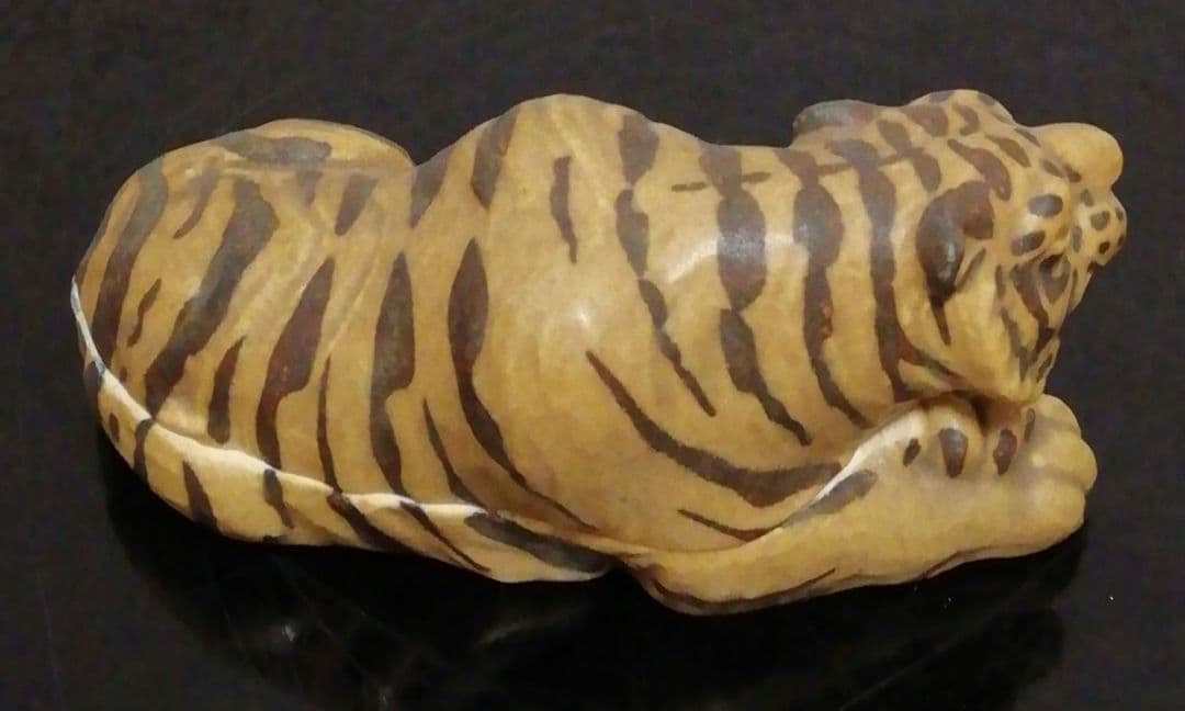 林沐雨作　一枝庵　虎　香合　共箱　共布　茶道具