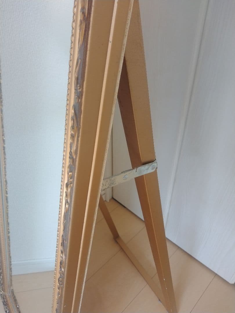 アンティーク　天然木枠のスタンドミラー