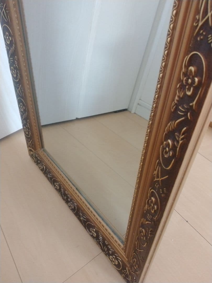 アンティーク　天然木枠のスタンドミラー