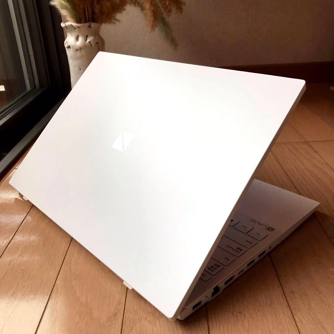 美品 NEC LAVIE N15 Smart