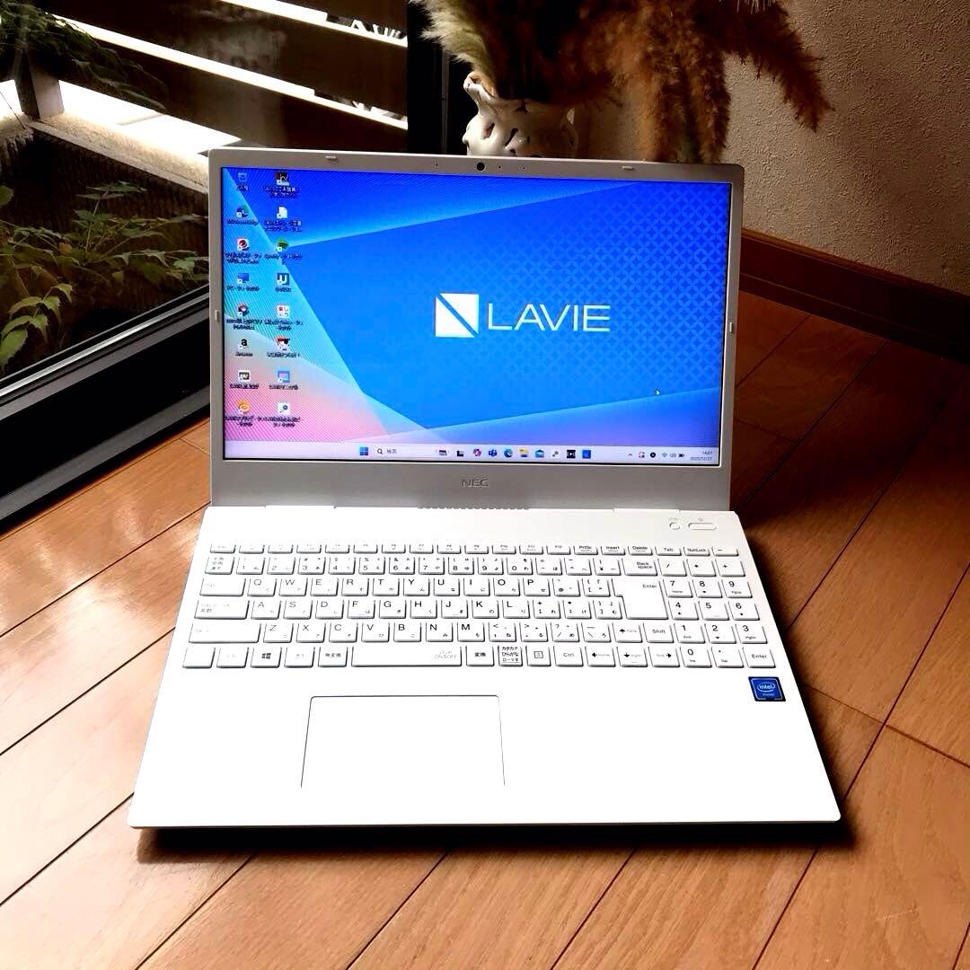 美品 NEC LAVIE N15 Smart