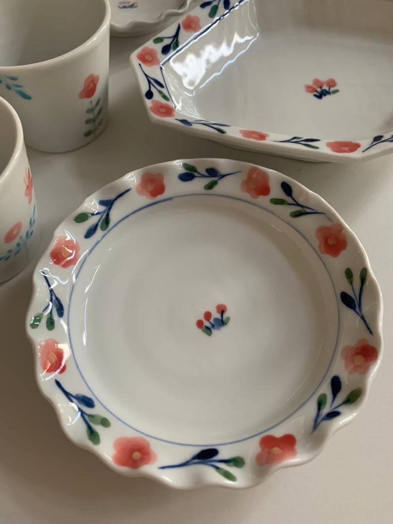 花柄食器セット 八角形皿とカップ付き