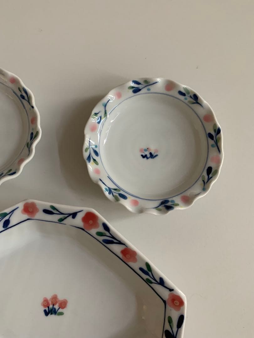 花柄食器セット 八角形皿とカップ付き