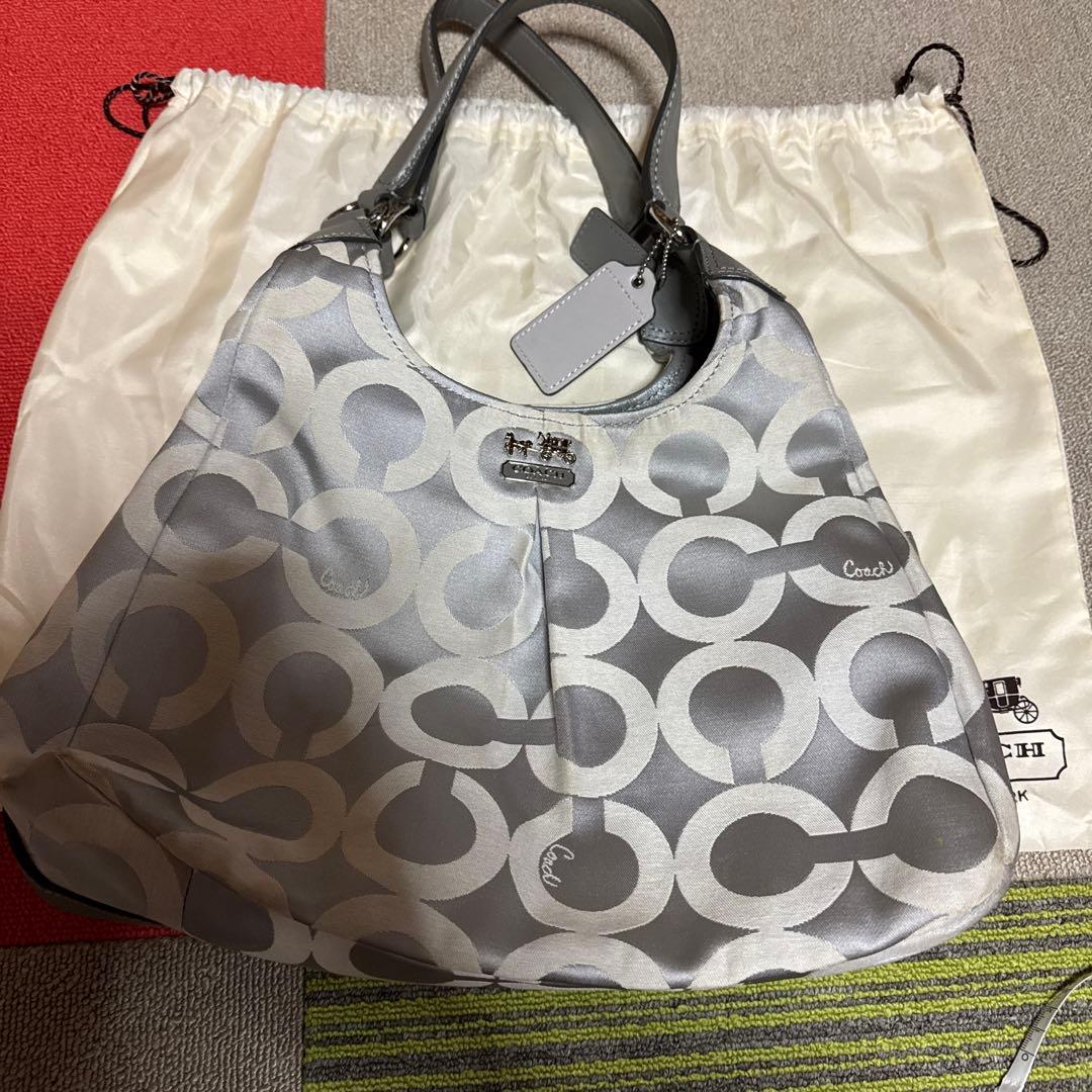 コーチ　オプアートシルバー　ハンドバッグ