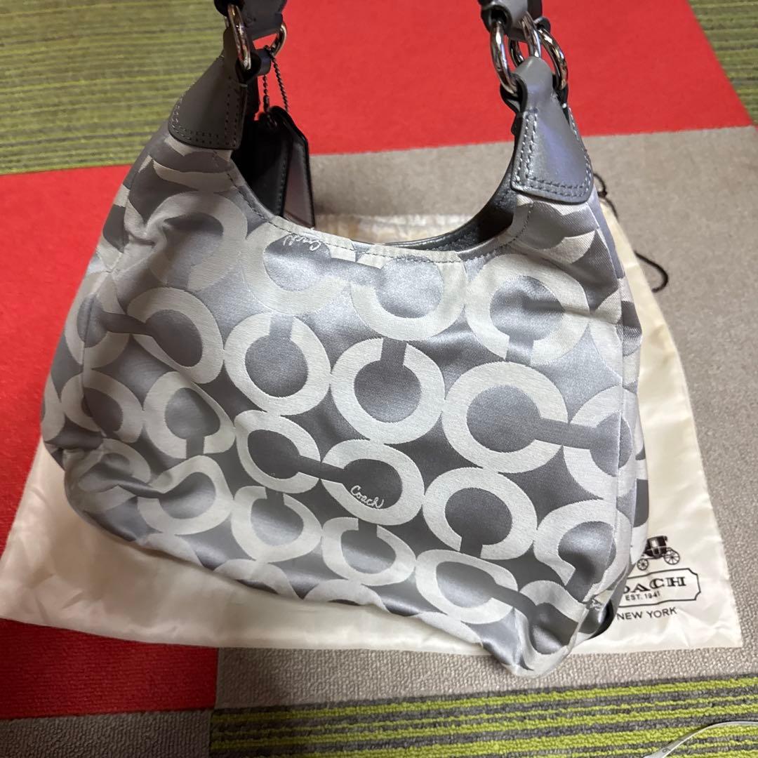 コーチ　オプアートシルバー　ハンドバッグ