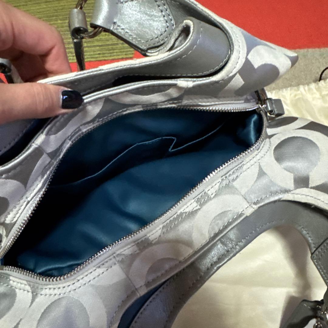 コーチ　オプアートシルバー　ハンドバッグ