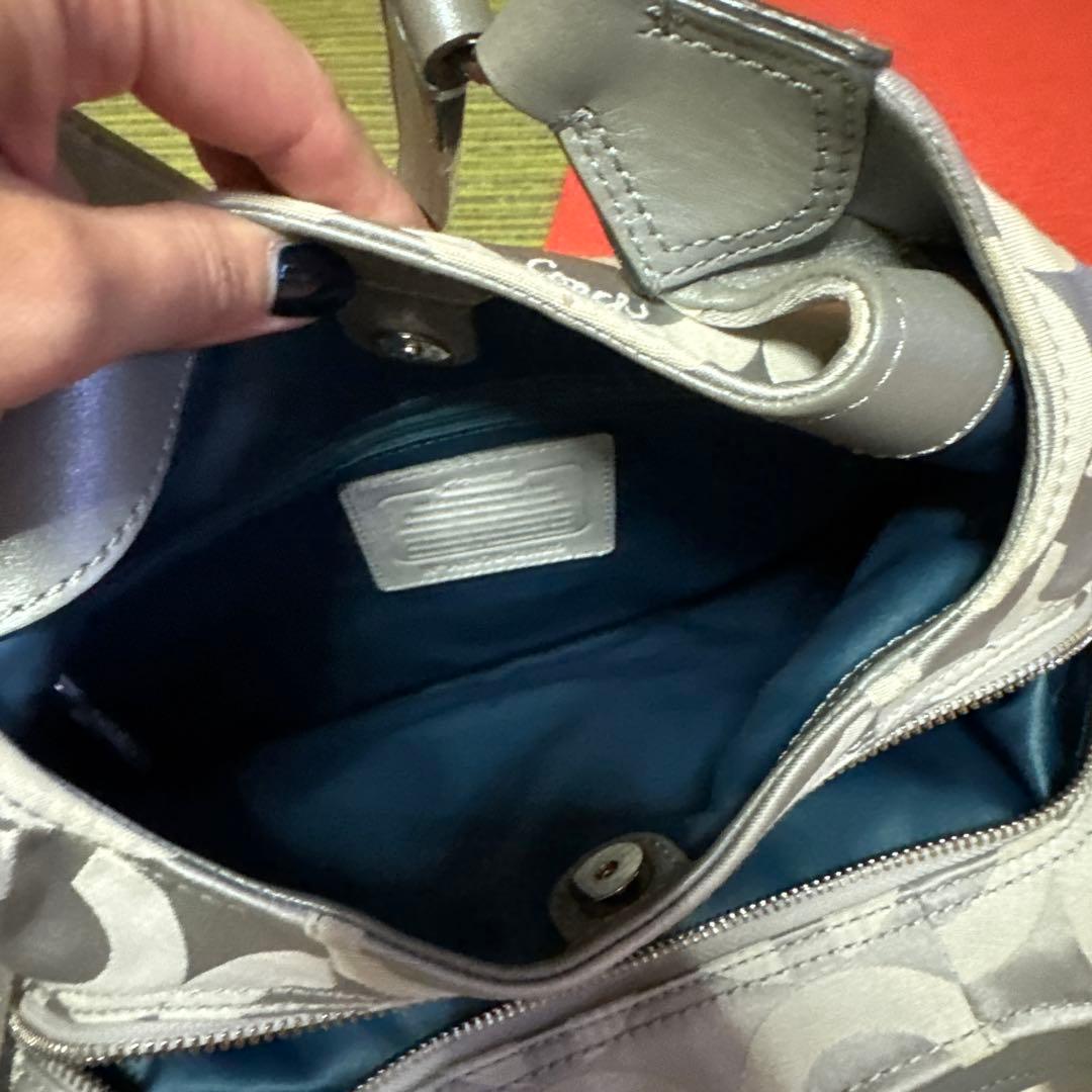 コーチ　オプアートシルバー　ハンドバッグ