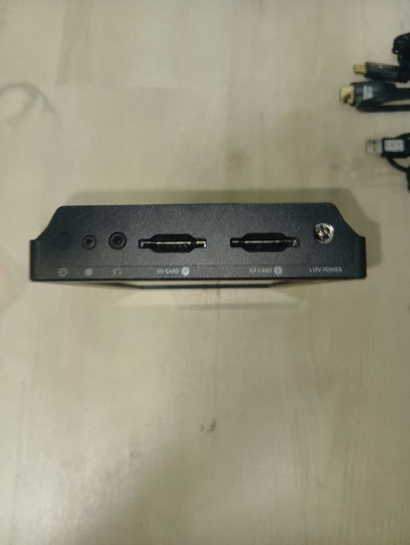 Blackmagic Video Assist 4K モニター