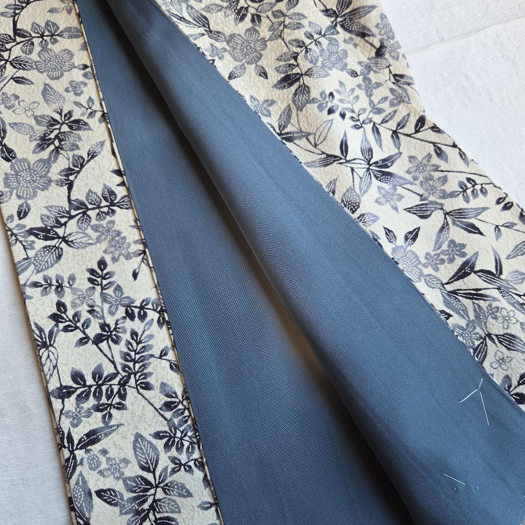 品のある煌めき　クリームベージュの小紋