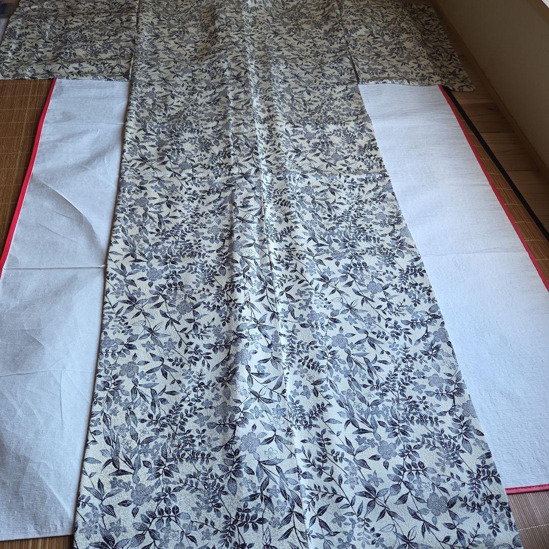 品のある煌めき　クリームベージュの小紋