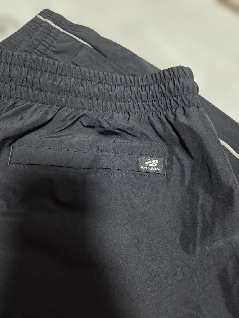 ニューバランス　フード付きジャケットとパンツセット