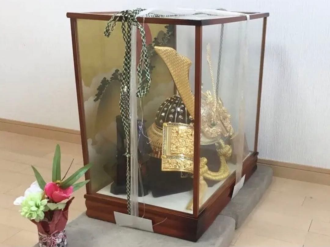 【 兜飾り】　匿配　送込