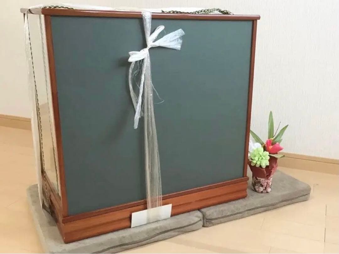 【 兜飾り】　匿配　送込