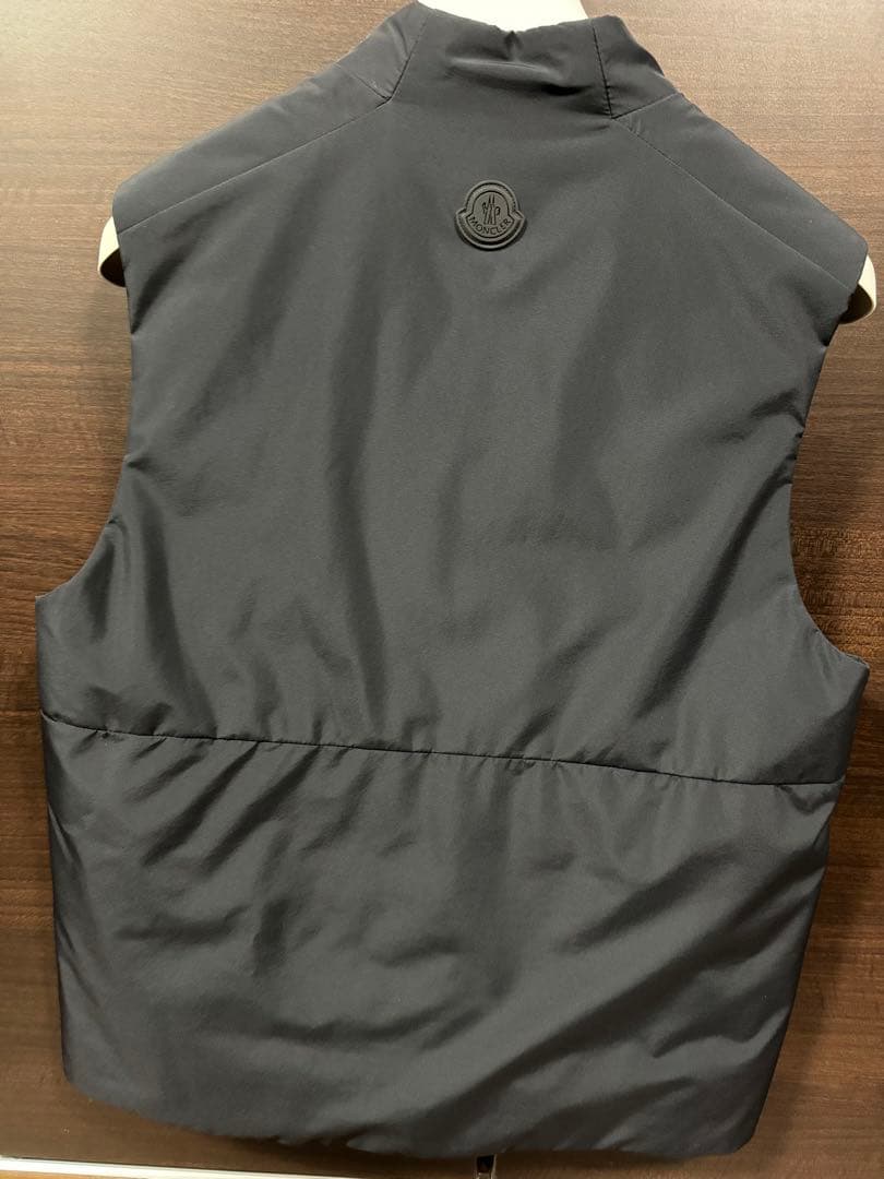 モンクレール　ハーフジップベスト　未使用