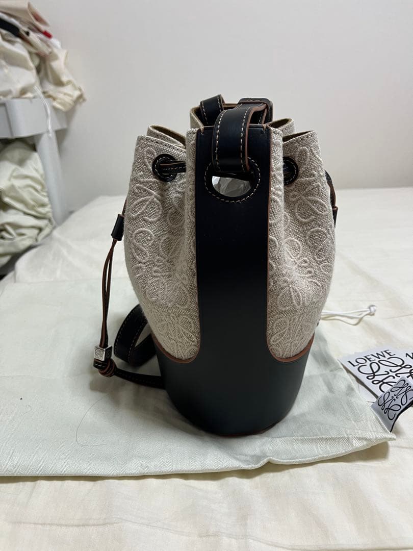 新品　ロエベ　LOEWE バルーン　バッグ 白　ブラック　アナグラム