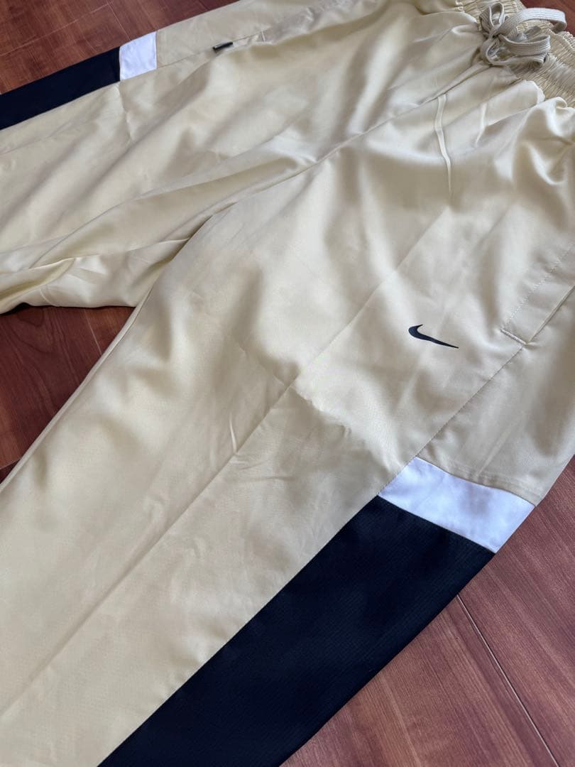 【美品】NIKE ナイキバスケットボール上下セットイエロー 《L/Mサイズ》