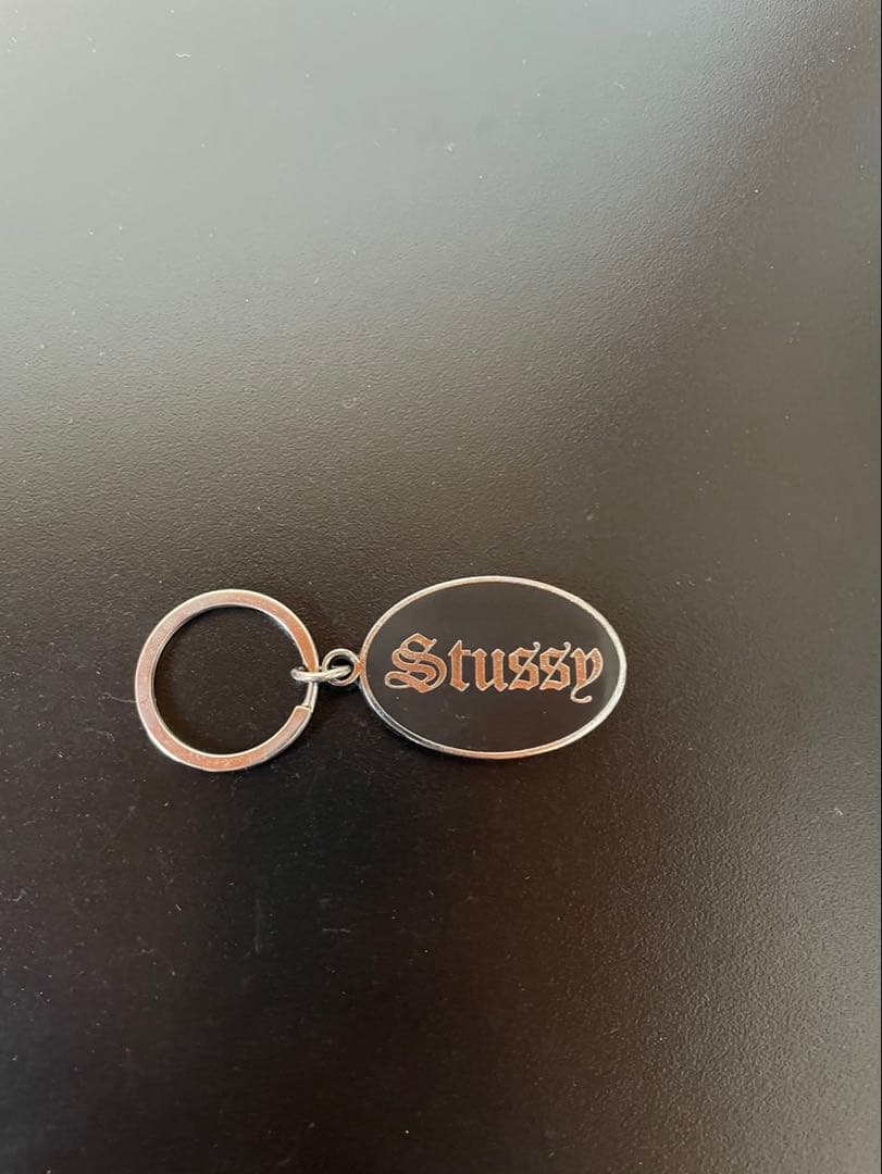 HUF カラビナ、キーホルダー Stussy ロゴ入り メタル、王冠キーホルダー