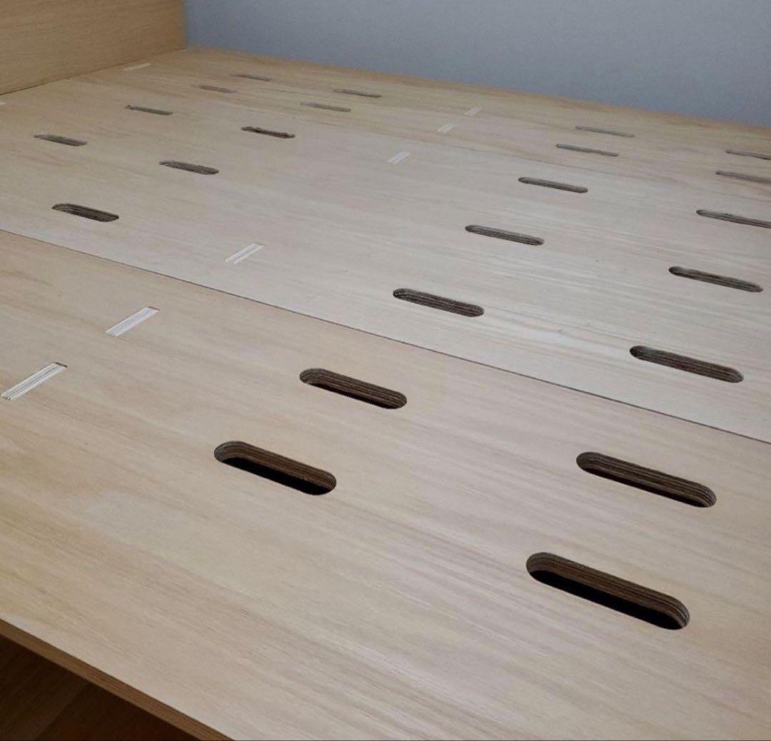 直接取引可能【コアラベッドフレーム】コアラクイーンサイズマットレスおまけ付き