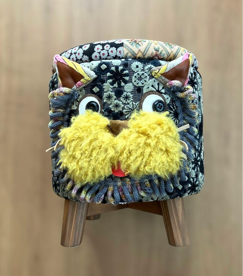 おとなもこどもも座れるローチェア