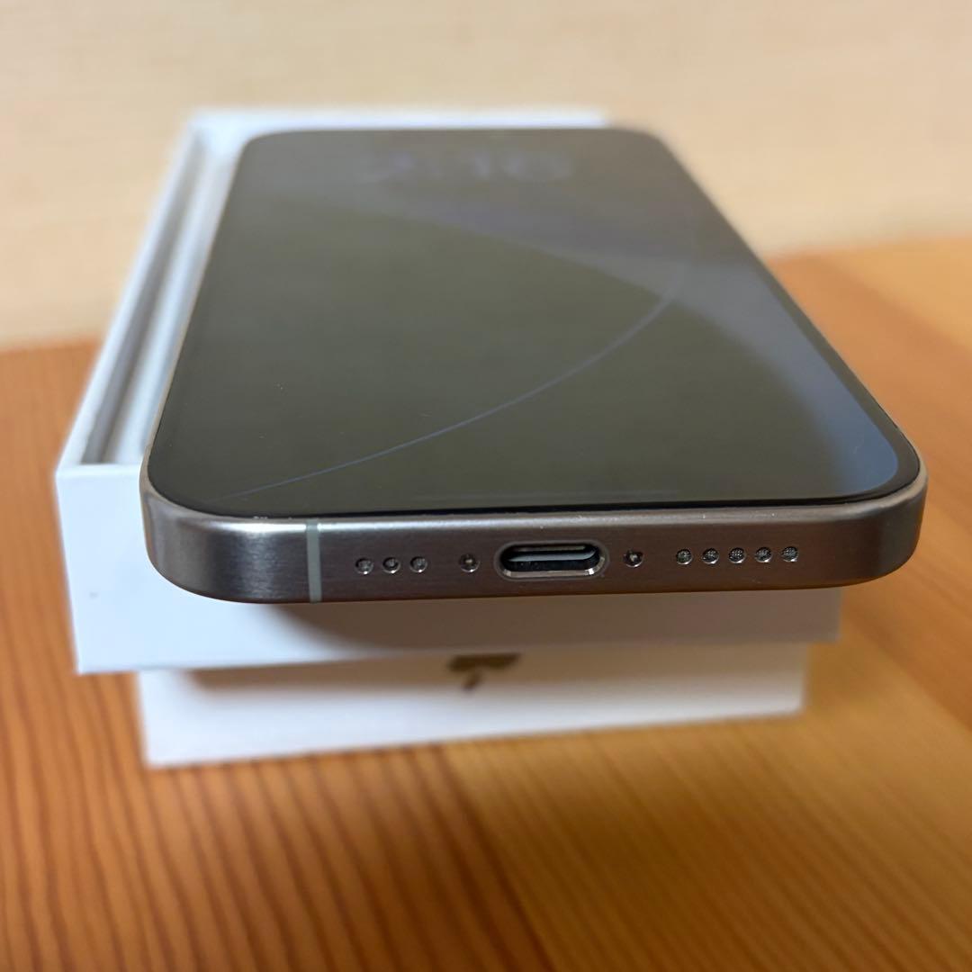 Apple iPhone 15 Pro ナチュラル チタニウム128GB 本体