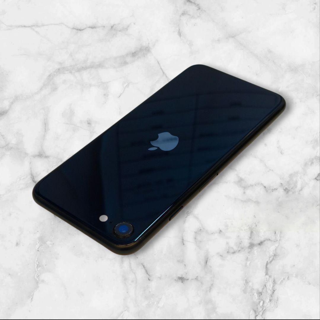 バッテリー100% iPhone SE 第3世代 64GB 4