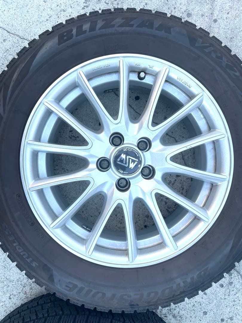 VW T-クロス　スタッドレス/アルミ 5穴 PCD100 205/60/16