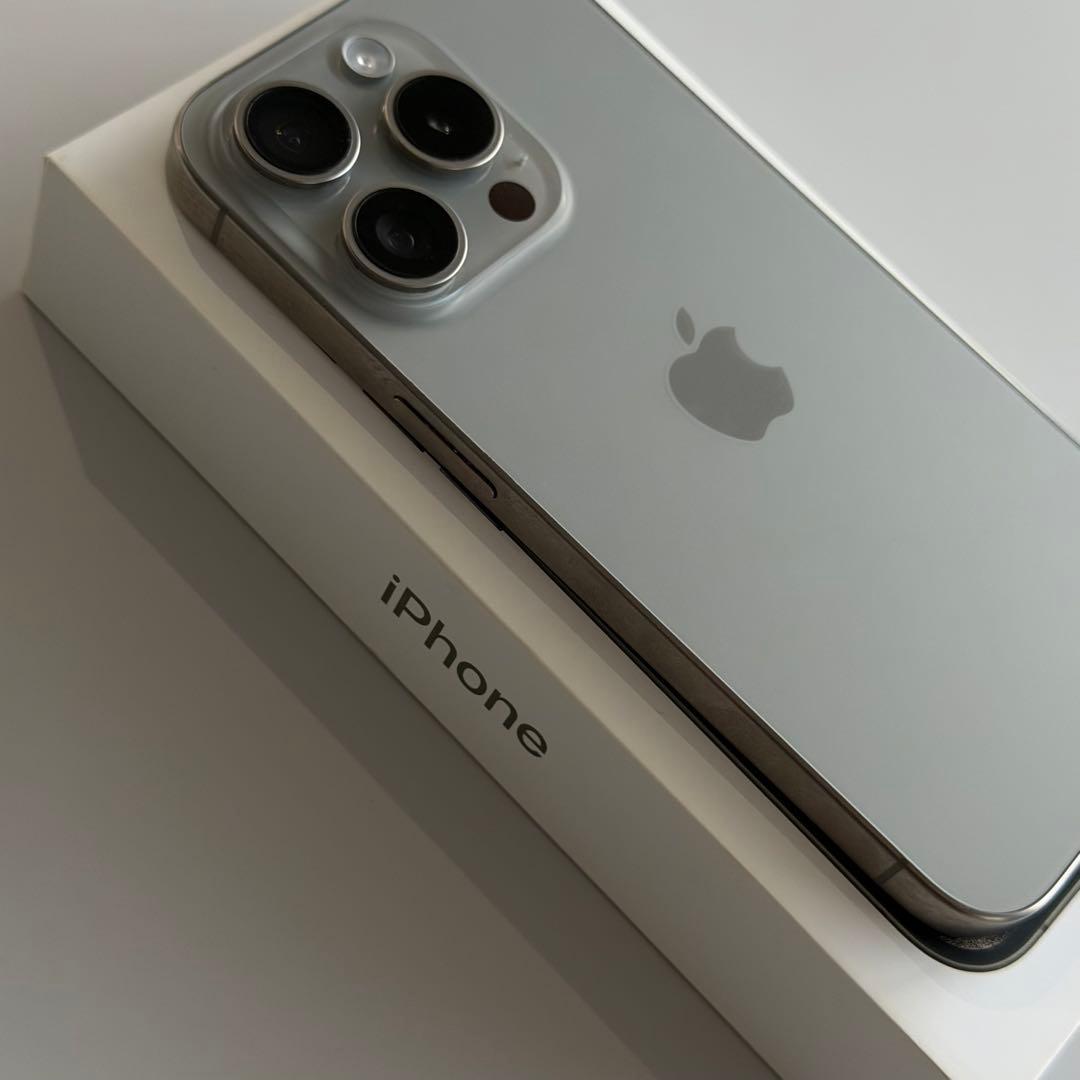 (おまけ付き)iPhone 15 Pro 128GB ナチュラルチタニウム