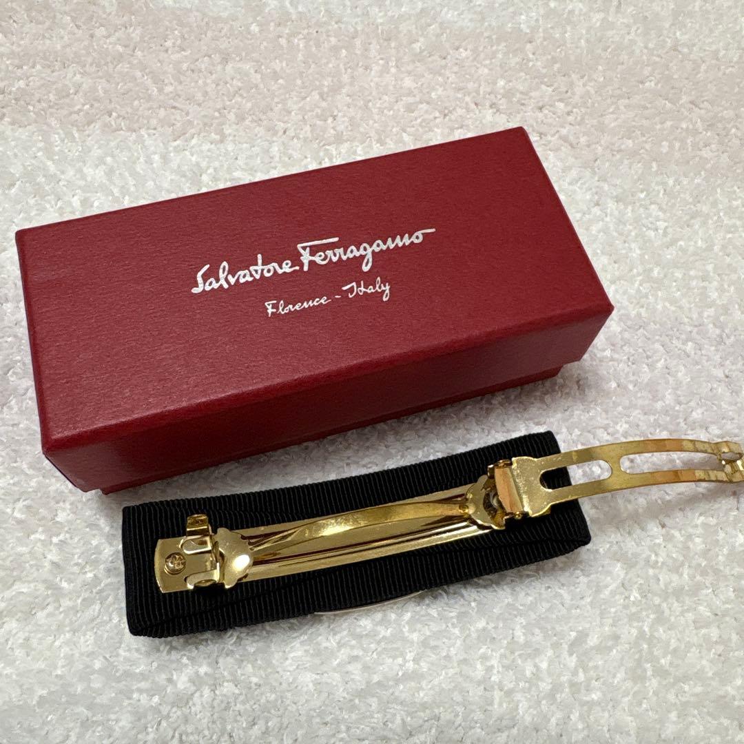 Salvatore Ferragamo バレッタ