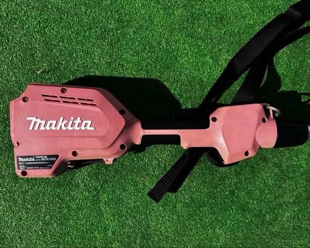 マキタ充電式草刈機　モデルMUR189D 18V 本体のみ