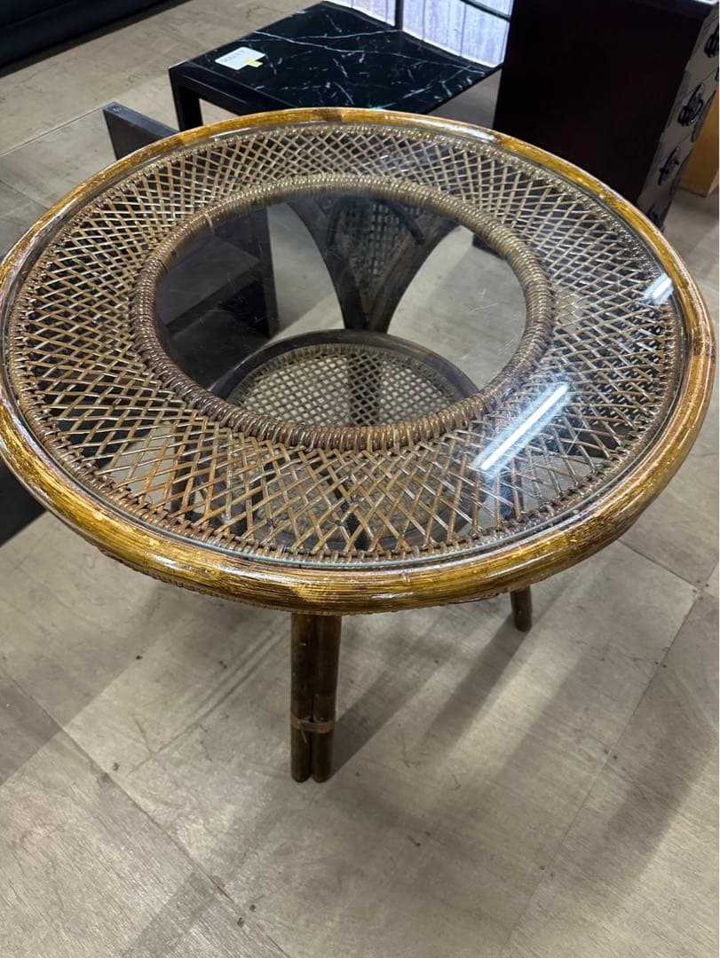 昭和レトロ ラウンドガラストップラタンローテーブル ラタン製円形サイドテーブル