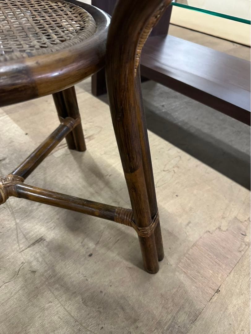 昭和レトロ ラウンドガラストップラタンローテーブル ラタン製円形サイドテーブル