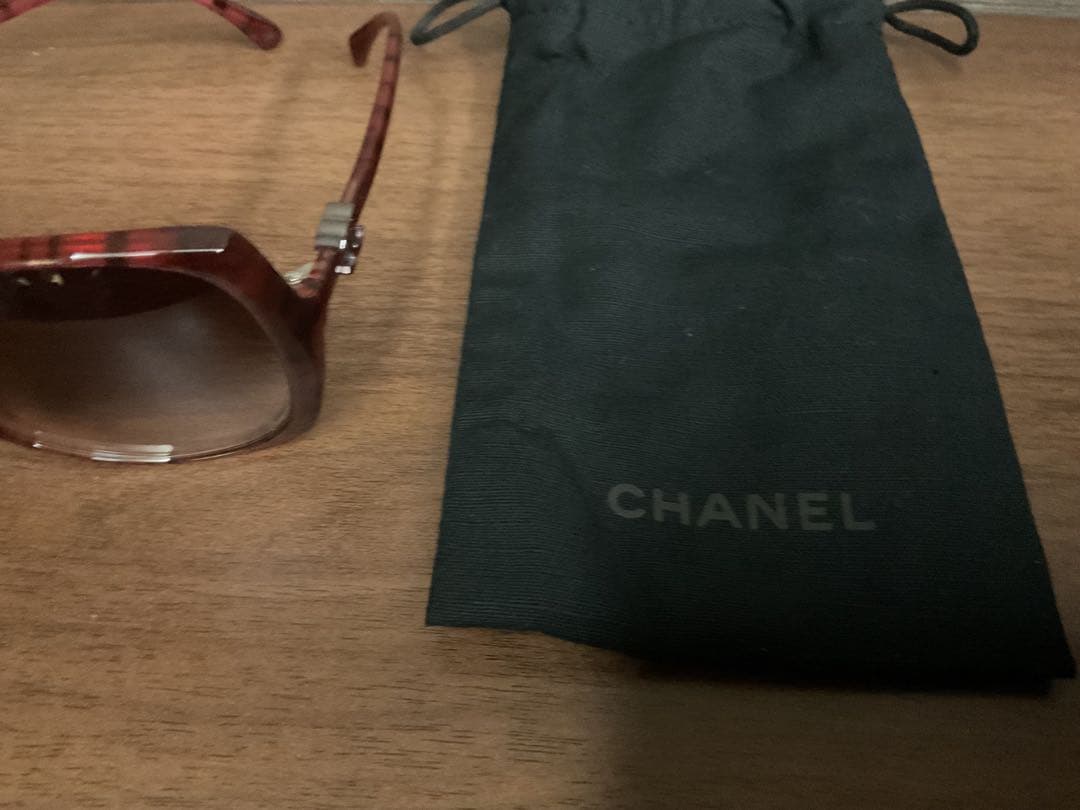 最終お値下げ　CHANEL レッド キャットアイ サングラス