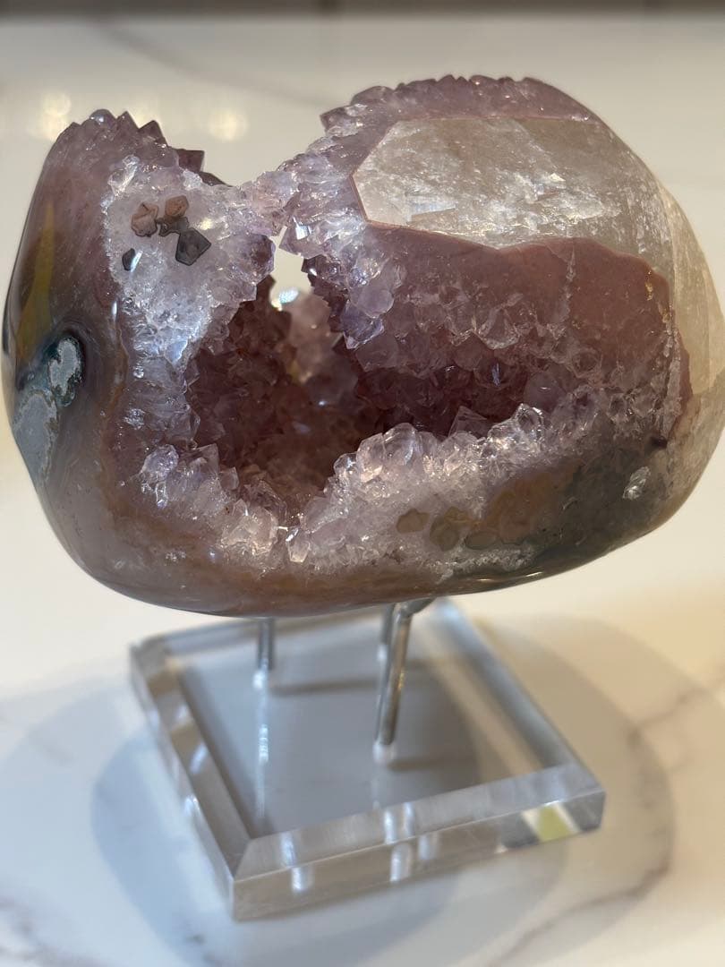 天然水晶　美しい薄ピンク紫色