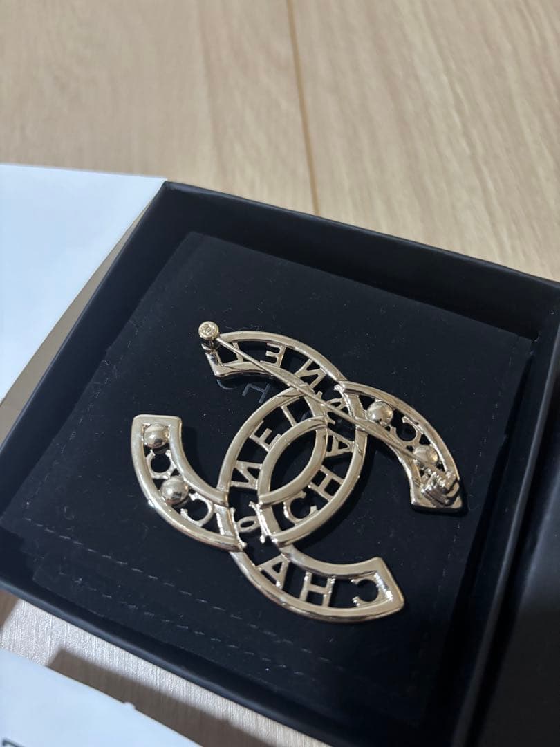 CHANEL CCロゴブローチ パール装飾