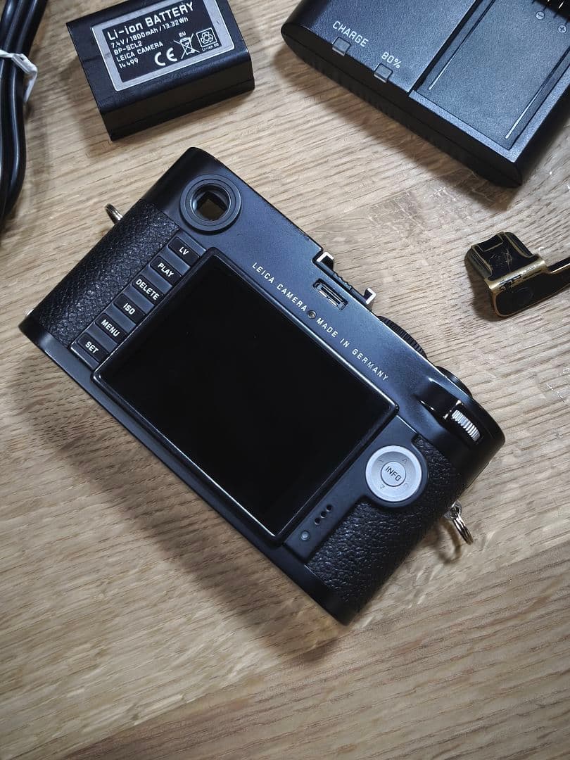 leica m typ240 ブラックペイント　サムレスト付き